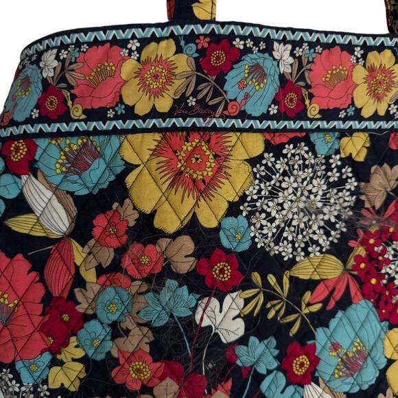 Vera Bradley East West Tote Happy Snails large Size 17 X 11 Great every Day Tote - Picture 2 of 9